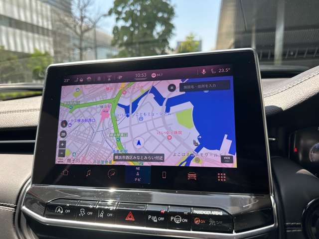 「U-Conect」を使用し、スマートフォンの各種機能を車載機器で操作できるようにしております。