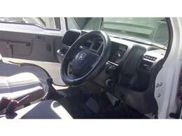 新車・整備・車検・自動車保険も取り扱っておりますのでお気軽にご用命ください。JU適正販売店ですので中古自動車販売士の資格を有したスタッフが在籍しております。お車について丁寧にご説明をさせていただきます。