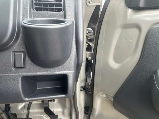 ☆車の保険は買ったところで加入するのがベストです。保険に関しても大手保険代理店をしておりますので安心してお任せください。不慮の事故の際も自社鈑金工場と連携して修理を進めてまいります☆
