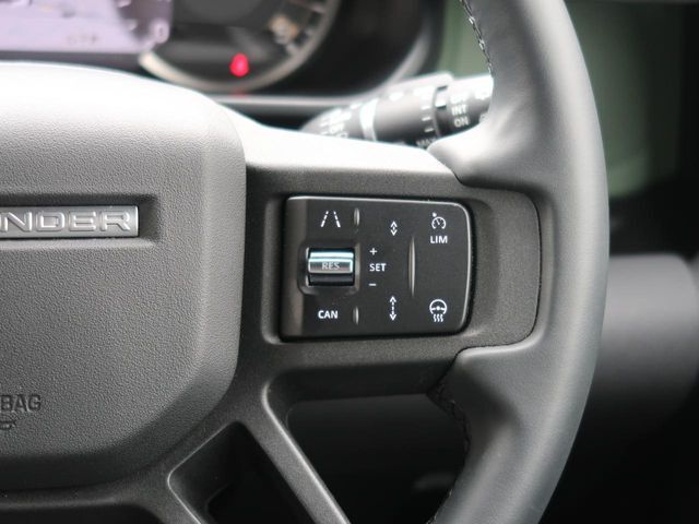 【全車速対応アダプティブクルーズコントロール】ミリ波レーダー+ステレオカメラ+赤外線により前方車輌を認識し、高速道路などの自動車専用道路や渋滞時などではドライバーの負担を大幅に軽減してくれます。