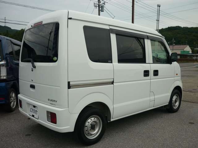 当社の自社工場は国の許可を頂いている認証工場なので、ご納車までの整備を安心してお乗りいただけるようしっかり対応致します。