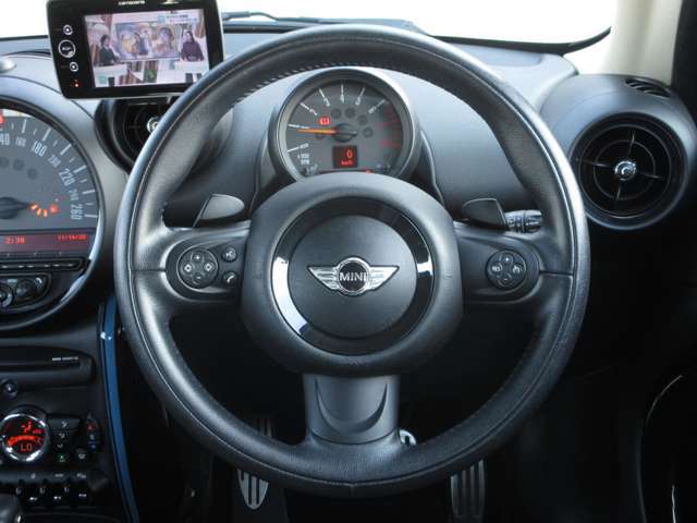 純正ステアリングの状態もとても良好です♪