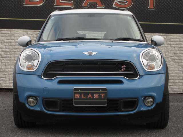 グレードは「クーパーSオール4マリン」です♪