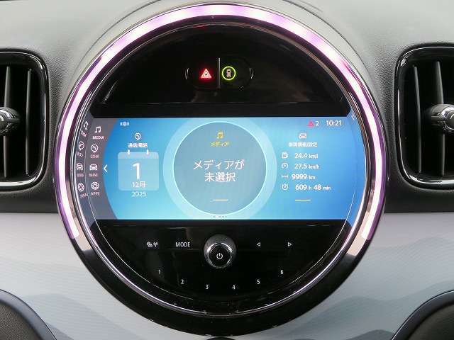 ◆iDriveを装備。操作系統をディスプレイから独立させることで、人間工学に基づいた最適な運転環境を実現しております。◆