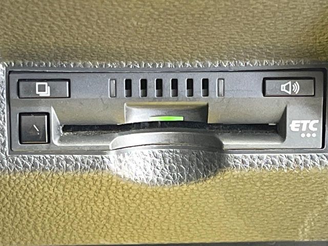 【ETC】高速道路の料金所をストレスなく通過！話題のスポットやサービスエリアに多い「スマートIC」利用時は必須のアイテムです。当店でセットアップを実施、ご納車当日からすぐにご利用いただけます！