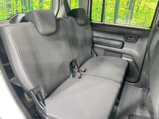 高品質なオリジナルフロアマットもオプションにてご用意しております。お好きなデザインやカラーをお車に合わせて選んでいただくことができます♪
