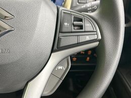 【アダプティブクルーズコントロール】高速道路での長距離走行が楽に！！自動で速度を保つクルーズコントロールが、衝突軽減システムと連携し、前方の車両を感知して車間を保つように速度調節してくれます！！