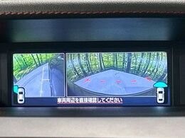 【サイド＆バックカメラ】停車・駐車時に死角になりがちな運転席から見えづらいサイドとリアの障害物を確認できます！雨天時や夜間などは特に活躍してくれるアイテムです。