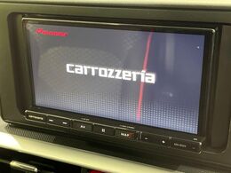 【ナビゲーション】目的地までしっかり案内してくれる使いやすいナビ。Bluetooth接続すればお持ちのスマホやMP3プレイヤーの音楽を再生可能！毎日の運転がさらに楽しくなります！！