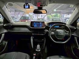 アイポイントが高く見晴らしの良い運転席です！