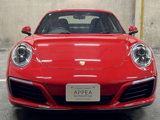 ポルシェを代表する高性能スポーツモデル「911」！1998年デビュー初代水冷モデル996から数えて3代目通算7代目となる2011年に登場した通称991型の後期モデル！伝統ファストバックスタイルを踏襲◎