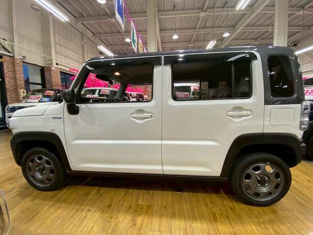 キーパーも取り扱っておりますのでご納車までに施工可能です。コーティングがボディを綺麗な状態で保ってくれます！