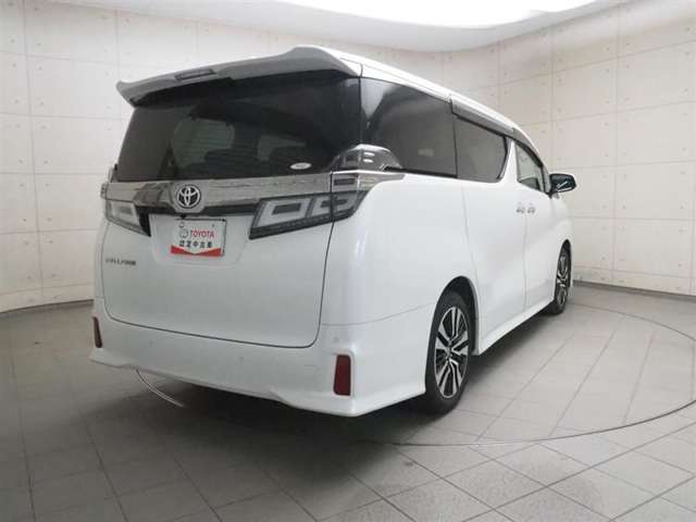 走りにこだわりながら収納力も持ち合わせたお車です。荷物を載せて軽快なドライブを楽しめますよ♪