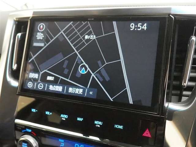 トヨタ純正10インチSDナビ搭載してます！！FM.AMラジオ、フルセグTV視聴、音楽録音、DVD再生、Bluetooth接続できます♪