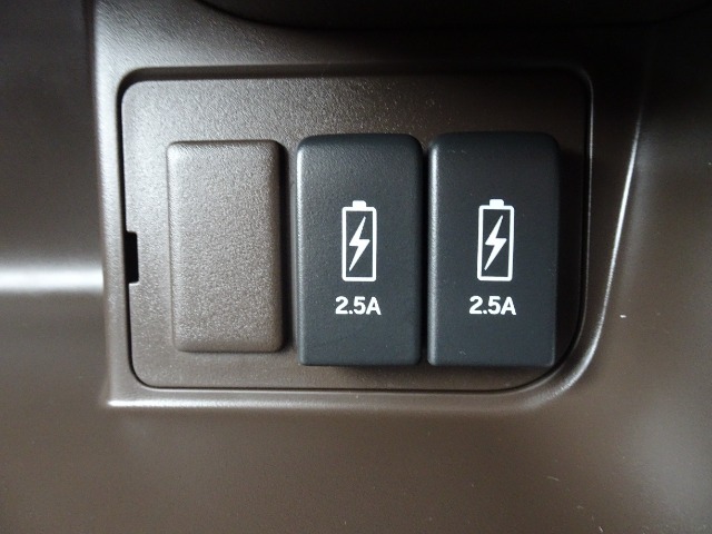 充電用USBジャックを装備