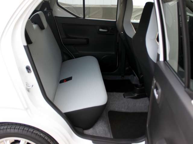 後席も広々してます