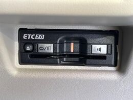 【スズキ　セーフティサポート】走行中に前方の車両等を認識し、衝突しそうな時は警報とブレーキで衝突回避と被害軽減をアシスト。より安全にドライブをお楽しみいただけます。