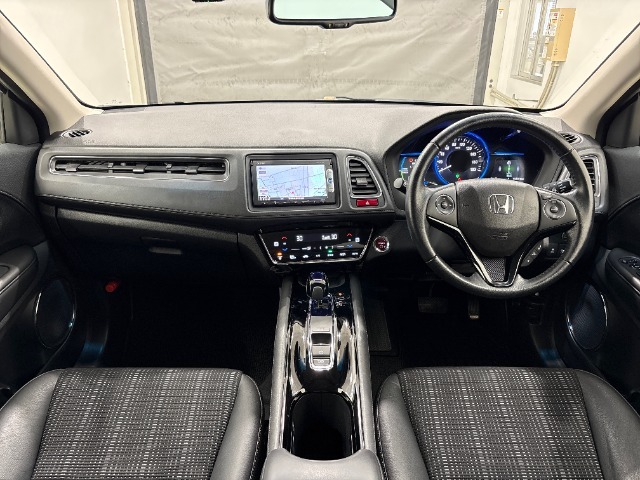 ドライバー目線で見たインパネ回りの画像です。