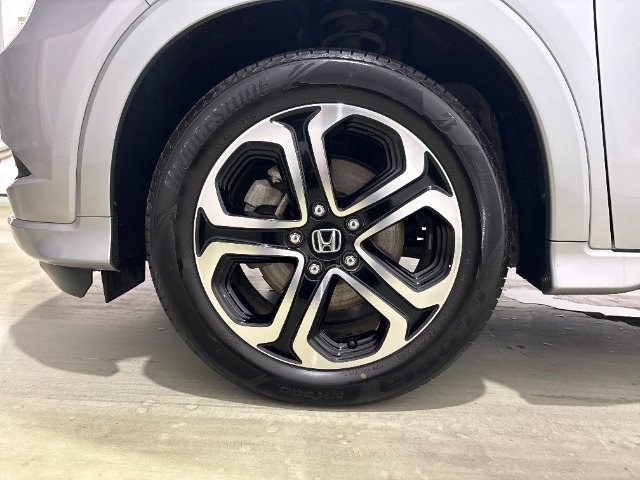 純正17インチアルミホイール装備！