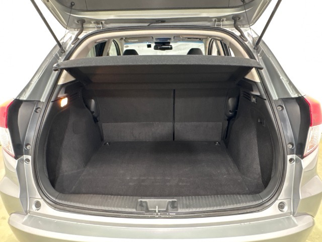 トランクルーム内の画像です。レイアウトで広々荷室が確保出来ます！