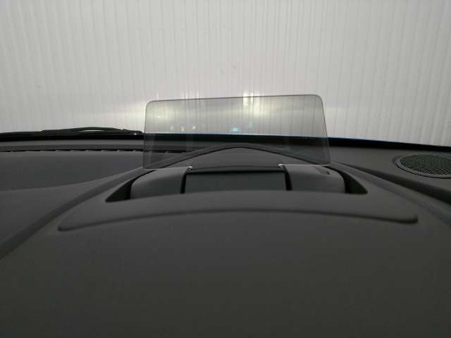 気になる点がございましたら、お気軽にお電話下さい。内外装の状態など、実物を見ながらの詳細確認説明を正確に申し上げます。また希望のお写真をメールやFAXでお送りさせていただきます。