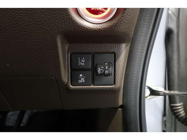 ホンダセンシング搭載！誤発進抑制機能・路外逸脱抑制機能・歩行者事故低減ステアリング・車線維持支援システム・先進車発進お知らせ機能など多彩な先進安全機能でより安全で快適なドライブを支援します。