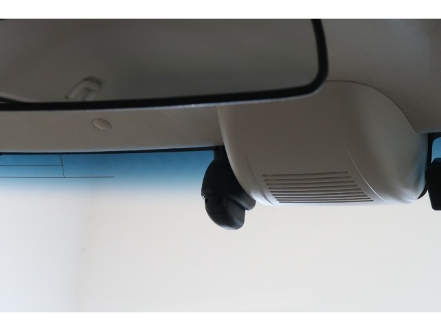 ◆◆『ドライブレコーダー』動画を残すことで万が一の事態に遭遇した時の必須アイテムです！急ブレーキ・急ハンドルが起こった際、自動で記録が上書きされずに保存され、後でPC等で確認出来ます。