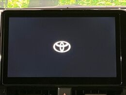 【10.5インチナビ】高級感とインパクトのある大画面ナビを装備。各種オーディオ操作はもちろん、スマホ連携もできる利便性の高いナビです♪