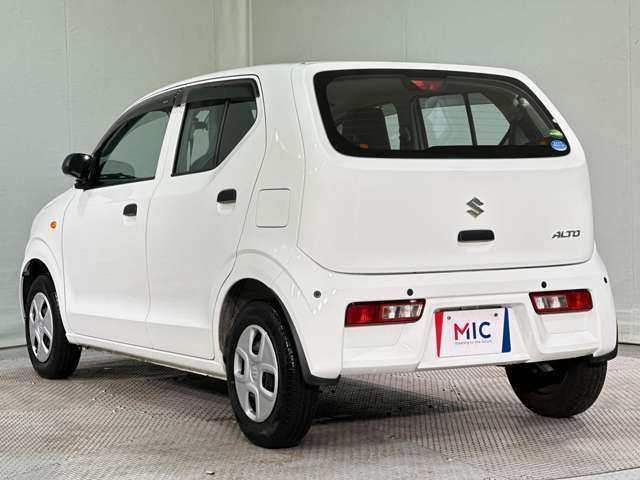 納車前にはスタッフによってピカピカに仕上げてご納車致します。オプションでガラスコーティングなどオススメ品も格安で承ります！