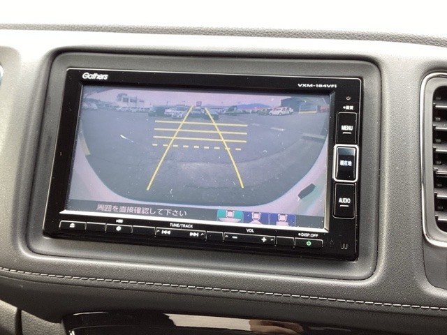 バックモニターにガイド線表示付きなので車庫入れも安心【カメラアングルは3パターンから選べます】知らない道でも安心して楽しくお出かけができます。