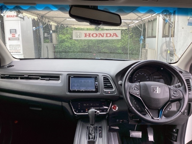 フロントガラスが大きく、ワイドな視界で運転もしやすくなるように、設計されています。