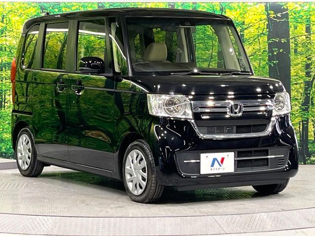 大好評のボディコーティング「弾スプラッシュコート」もご納車までに施工可能。通常のガラスコートと異なる、耐久年数6年の無機質ガラスコーティングが、ボディをキレイな状態に保ってくれます。