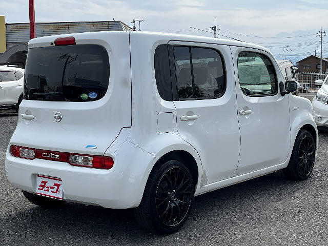 内装はルームクリーニング（室内清掃）後の納車となります♪♪除菌と消臭のメニューもご用意しております。プロスタッフがまごころ込めて仕上げます！！