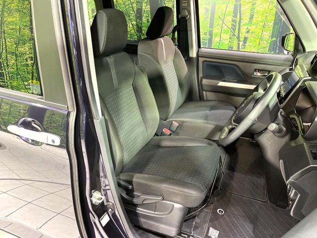 運転席シート廻りは使用感も少なく、良好な状態となっています。丁寧に使われていたことがよくわかりますね。