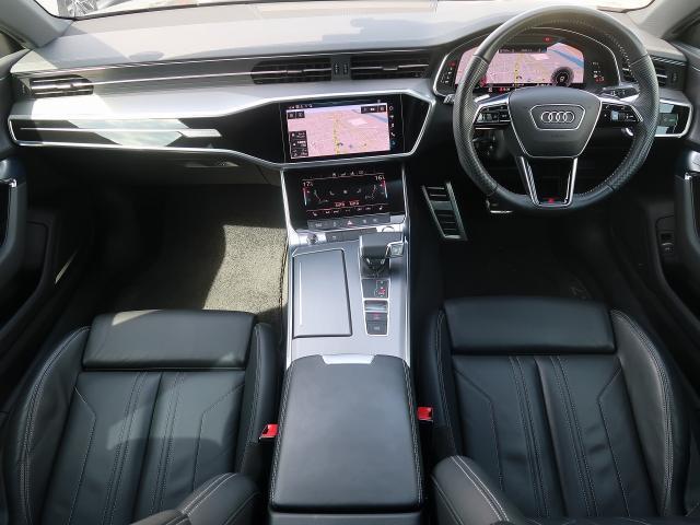 【認定中古車】Audi専門のテクニシャンが、100項目にもおよぶ精密な点検を実施。すべてをクリアしたAudi車のみが対象となります。