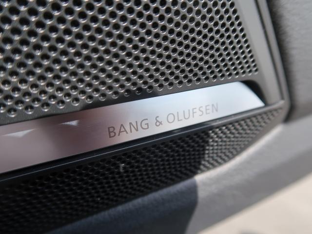 【Bang＆Olufsen3Dサウンドシステム】美しい音響とデザインで世界的人気を誇るプレミアムオーディオ。卓越した音響成分の解析と再現力でハイクオリティな3Dサラウンドサウンドを実現しています。