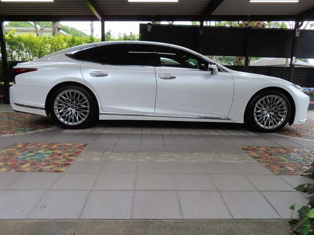 ■LEXUS専用色ソニッククオーツ（ColCode＃085）■超光輝ハイパークロムメタリック塗装×静音ノイズリダクション20inAW（MOP価格148,500円）