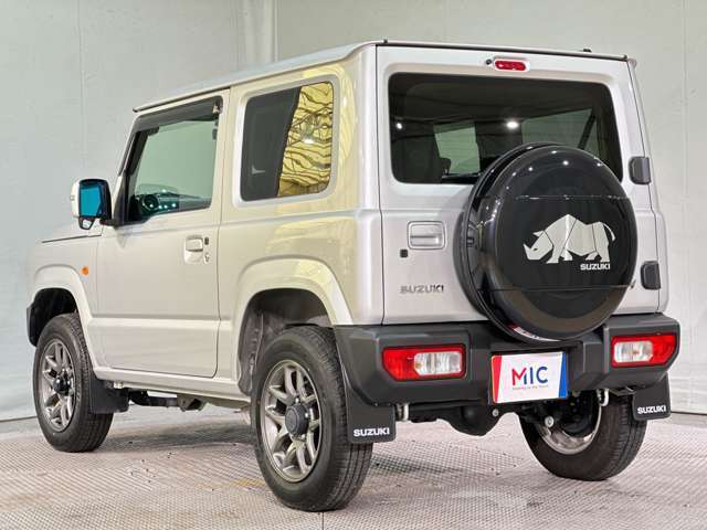 納車前にはスタッフによってピカピカに仕上げてご納車致します。オプションでガラスコーティングなどオススメ品も格安で承ります！