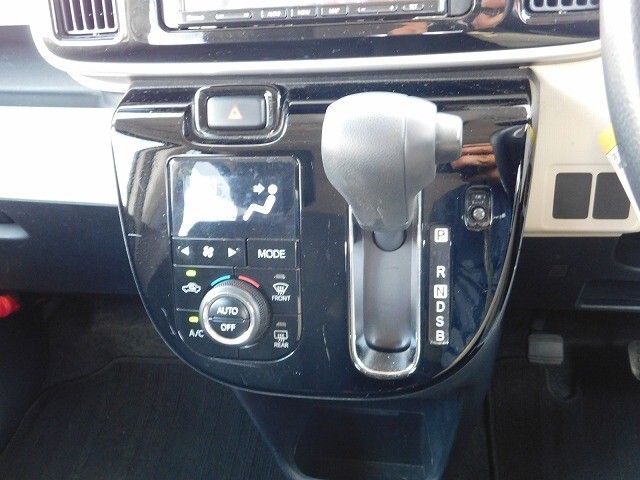 シフトレバー　エアコン操作部