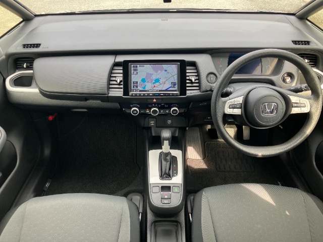 運転席の視界の広さはお車の運転のしやすさへ繋がります♪