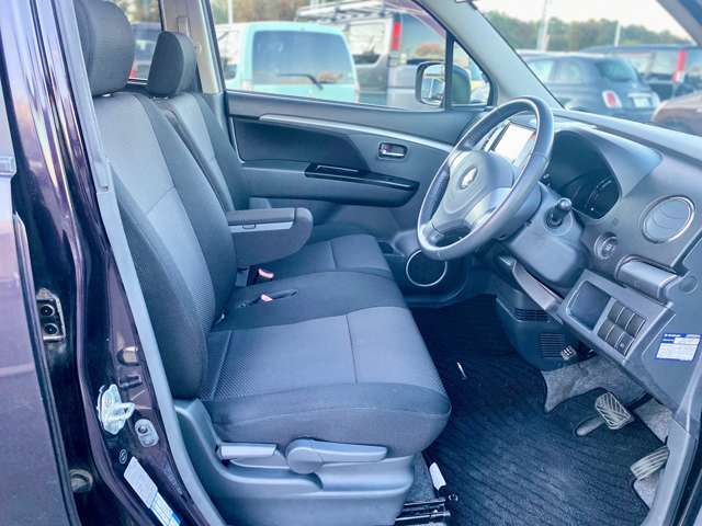 お買い得車多数展示中です！この機会に是非ご来店下さい！