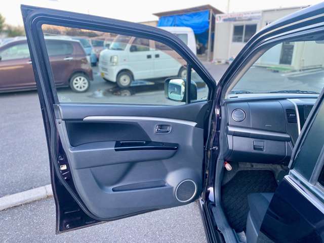 低燃費で税金も安く、維持費の安さが魅力の軽自動車を多数ご用意しております。ちょっと興味がある、ちょっとだけ見てみたいなどでも結構です。お気軽にお立ち寄りください！