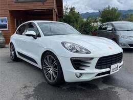 内外装共に傷も少なく綺麗な車両となっております