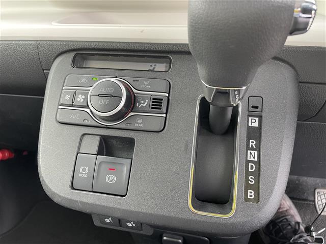 【シフトレバー】シフトも操作しやすく快適なドライブを楽しんでいただけます！