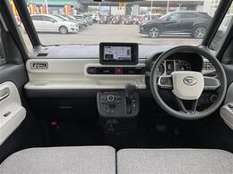 【インパネ全体】全方位で視界が広く、高い目線で運転もしやすいです！