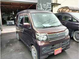 お買い求めやすい価格設定の中古車をメイン展開。自社在庫50台以上を展示。掲載のない車両も第2展示場にご用意しております。