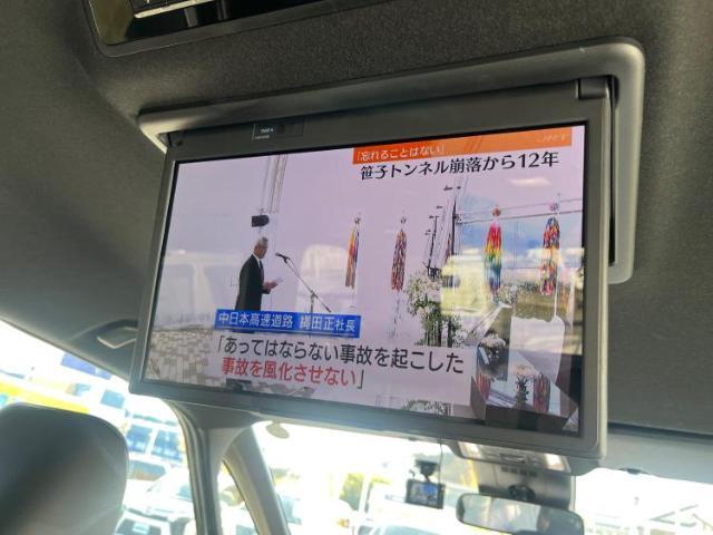 WECARSの展示場では実際に見て、触ってお車をお選びいただけます！知識の豊富な営業スタッフが様々なカーライフをご提案いたします！