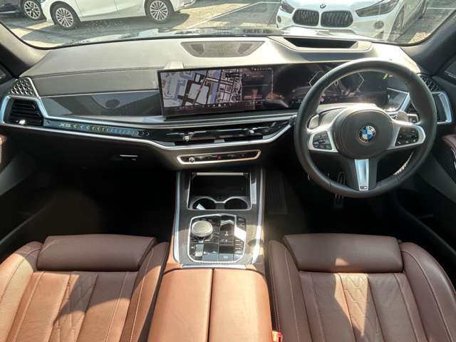 ☆センターパネルを運転席側に僅かに傾けたBMW独特のインパネ☆【駆け抜ける歓び】はここからもスタートしております☆