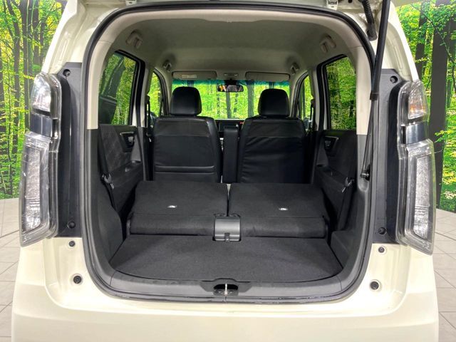 普段のお買い物や通勤、送迎等に十分な荷室スペースを確保しております。セカンドシートを倒すと、大きな荷物の積載も可能です♪