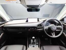 【禁煙車】禁煙車で嫌な臭いもなく、室内は非常にキレイな状態です。ぜひ実際にお座りになり、お確かめください。